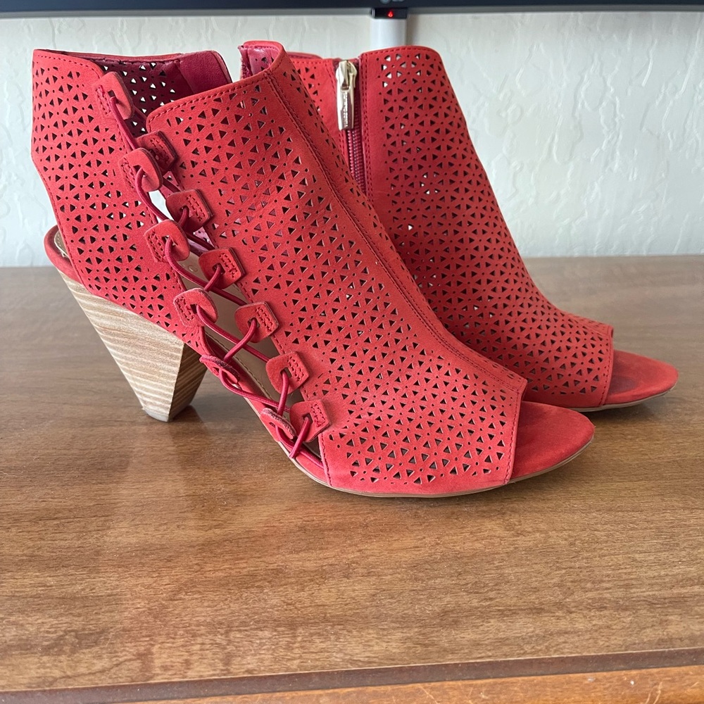 Vince Camuto Red Heels Striking Design